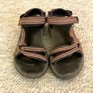 Used hiking Teva sandals size 6